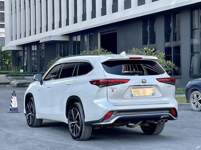 Toyota Crown Kluger 2022 #5 Toyota Crown Kluger 2022 car image #5