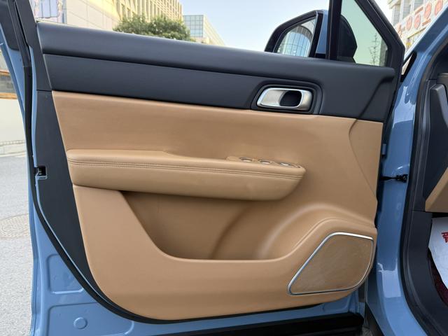 Li One 2021 صورة سيارة #5