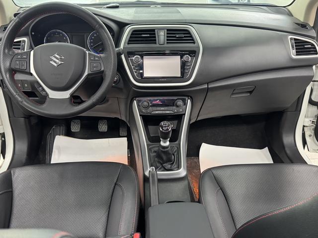 Suzuki S-Cross 2019 صورة سيارة #5