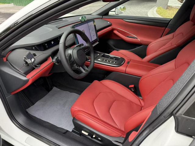 MI 2025 car image #5