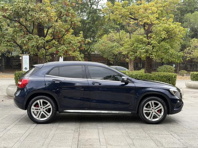 Mercedes-Benz GLA Class 2015 car image #5