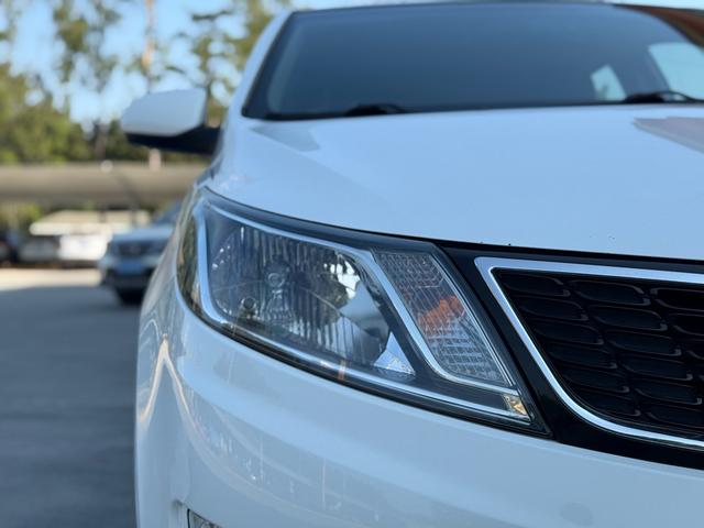 Kia K2 2014 car image #5