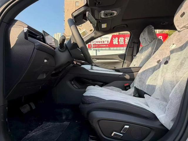 GEELY Preface 2025 #5 GEELY Preface 2025 car image #5