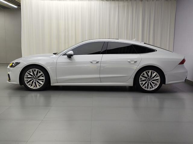 Audi A7 2020 car image #5