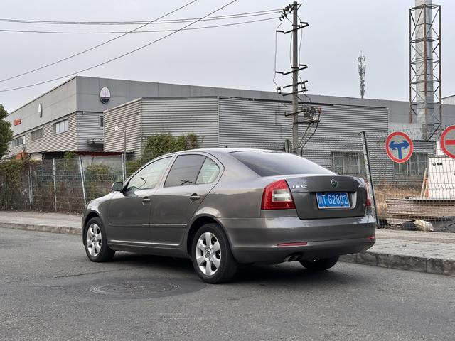 Skoda Octavia 2012 #5 Skoda Octavia 2012 car image #5