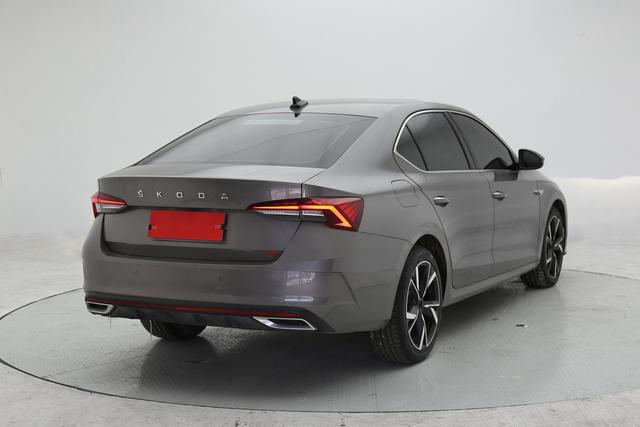 Skoda Octavia 2023 #5 Skoda Octavia 2023 car image #5