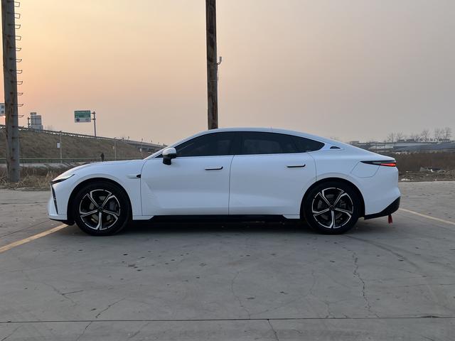 Exceed Stellar Era ES 2024 #5 Exceed Stellar Era ES 2024 صورة سيارة #5