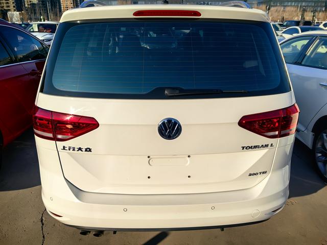Volkswagen Touran 2017 immagine di auto #5