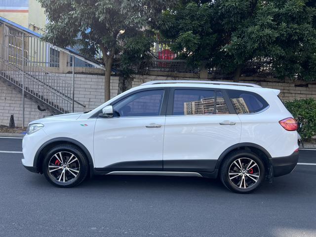 SWM X7 2016 imagem de carro #5