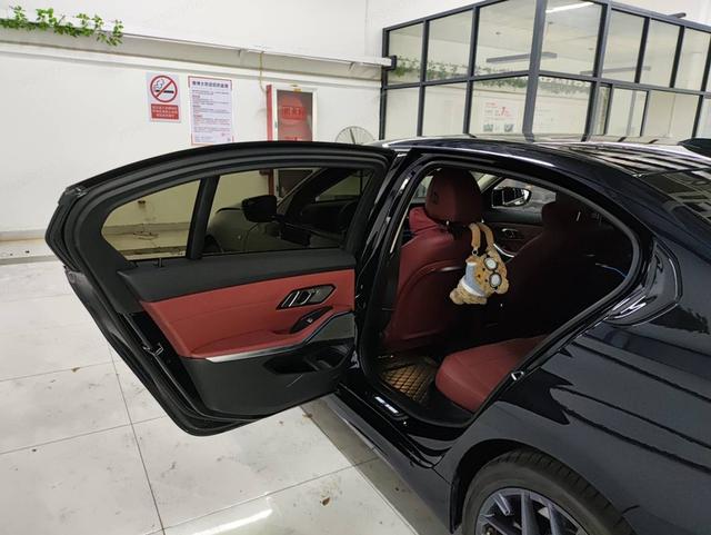 BMW 3 Series 2025 #5 BMW 3 Series 2025 car image #5