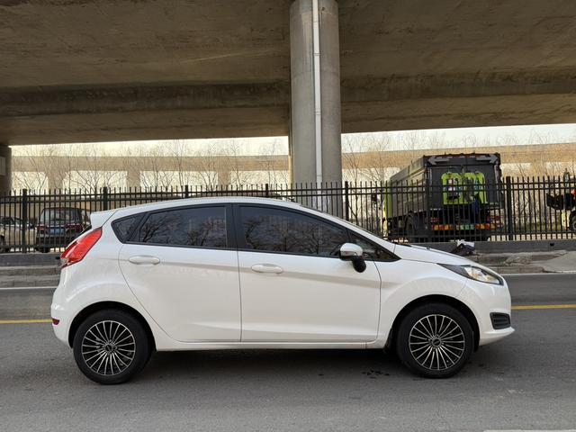 Ford Fiesta 2014 car image #5