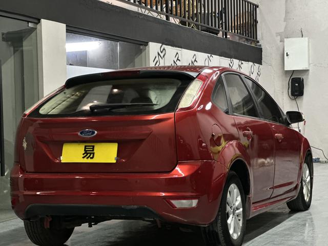 Ford Focus 2012 car image #5