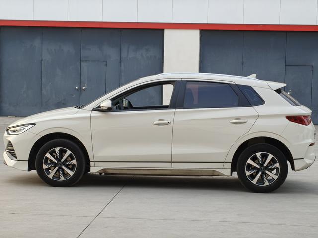 BYD e2 2023 immagine di auto #5