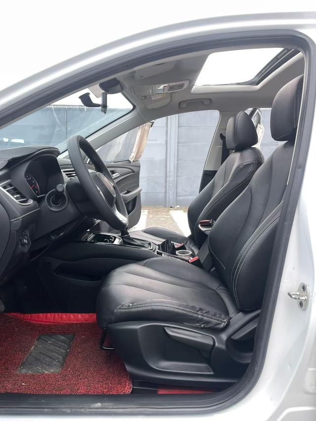 Roewe i5 2021 car image #5