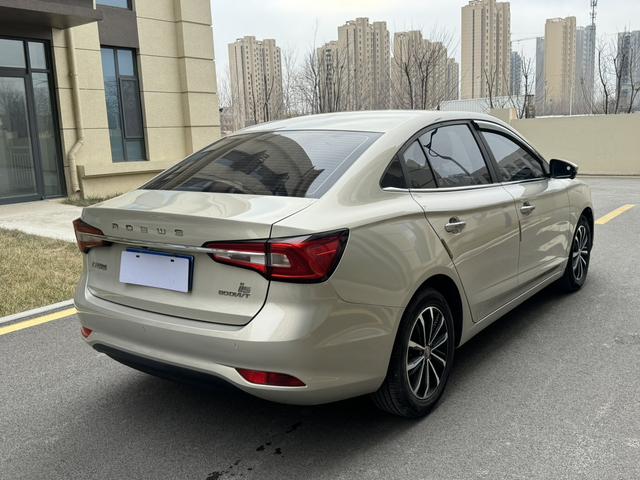 Roewe i5 2021 car image #5