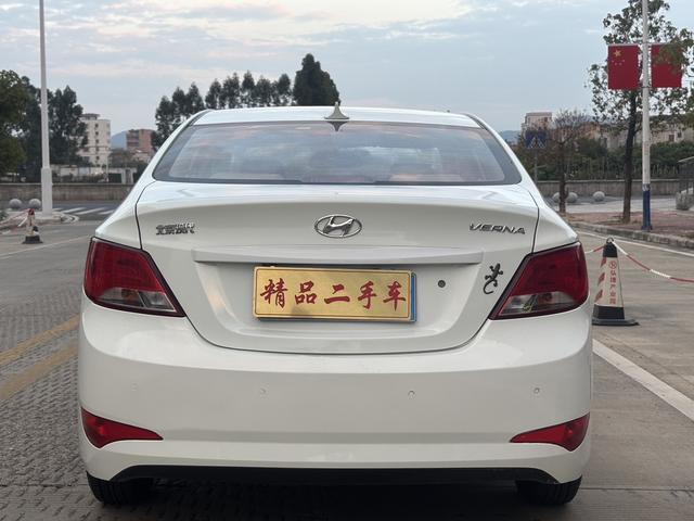 Hyundai Reina 2015 car image #5