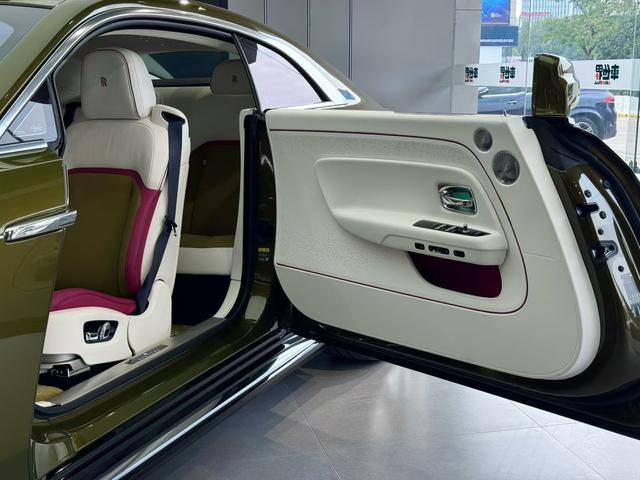 劳斯莱斯 2025 #5 劳斯莱斯 2025 汽车图片 #5