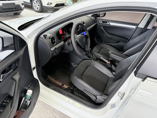 Jetta VA3 2023 صورة سيارة #5