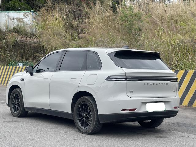 零跑汽车 零跑C10 2024 汽车图片 #5