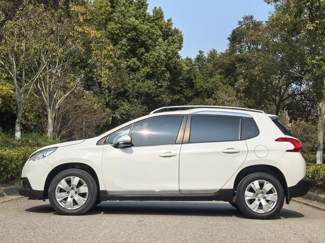 Peugeot 2008 2014 immagine di auto #5