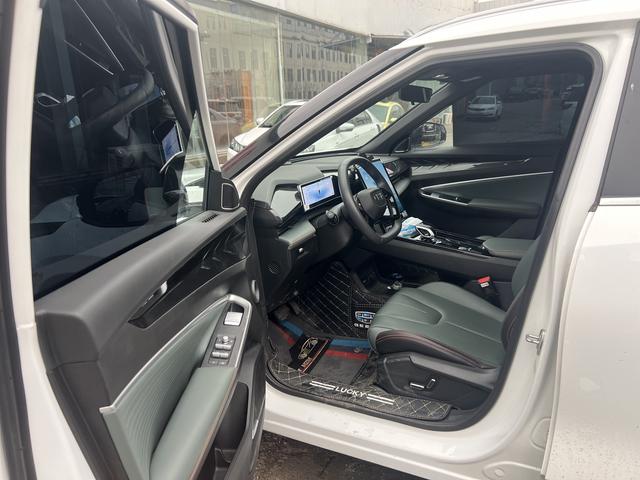 GEELY Boyue 2025 car image #5