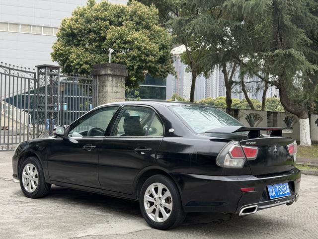 Soueast V3 Lingyue 2012 car image #5