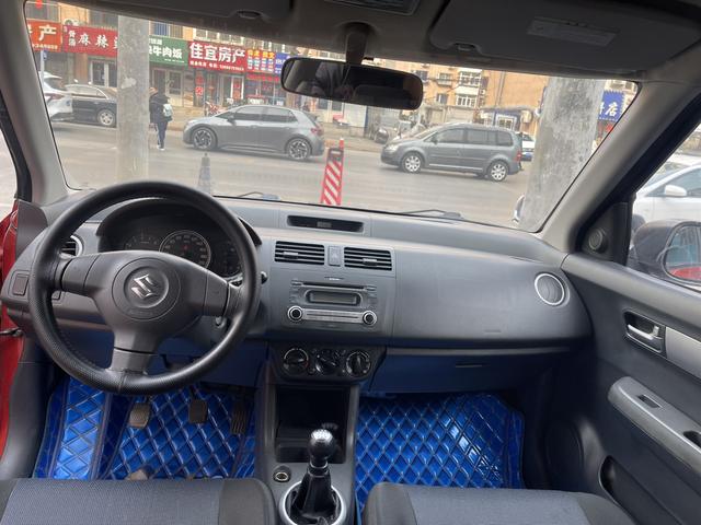 Suzuki Swift 2013 car image #5