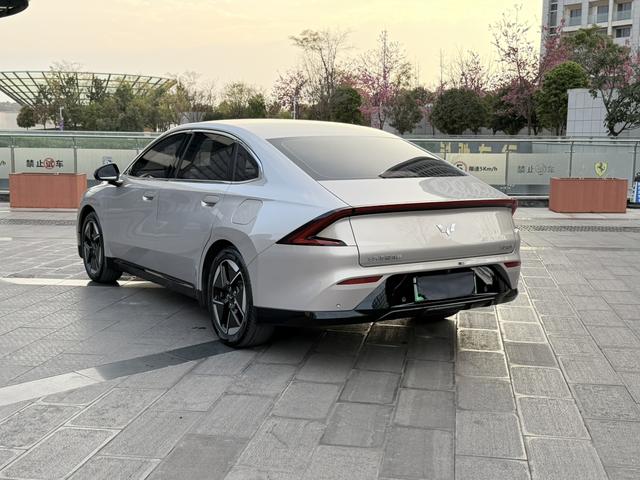 Wuling Starlight 2024 car image #5