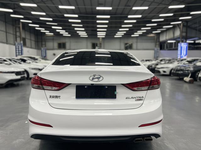 Hyundai Elantra AD 2019 immagine di auto #5