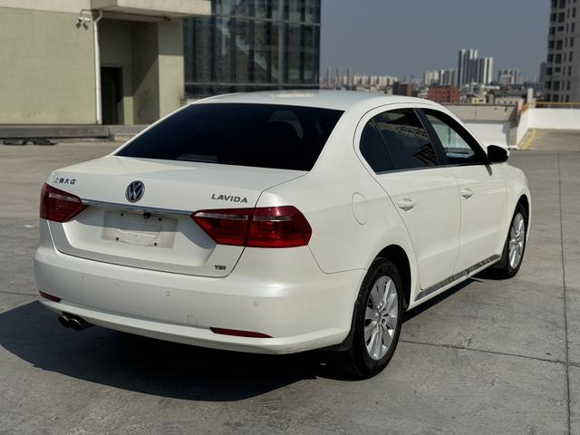 Volkswagen Lavida 2015 car image #5