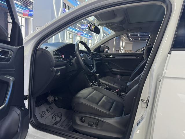 Volkswagen T-Roc 2020 car image #5