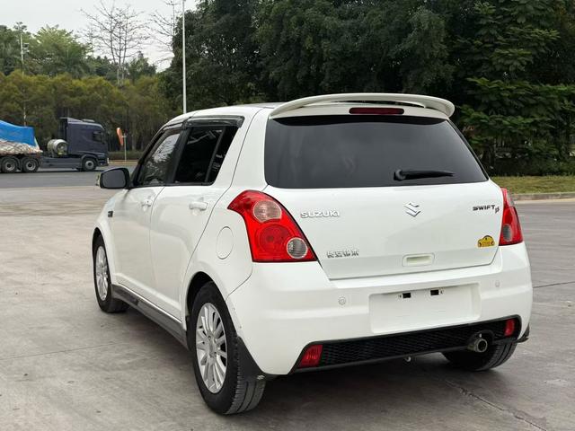 铃木 雨燕 2013 汽车图片 #5