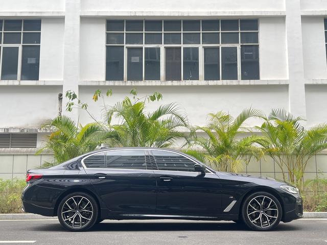 BMW 5 Series 2023 immagine di auto #5