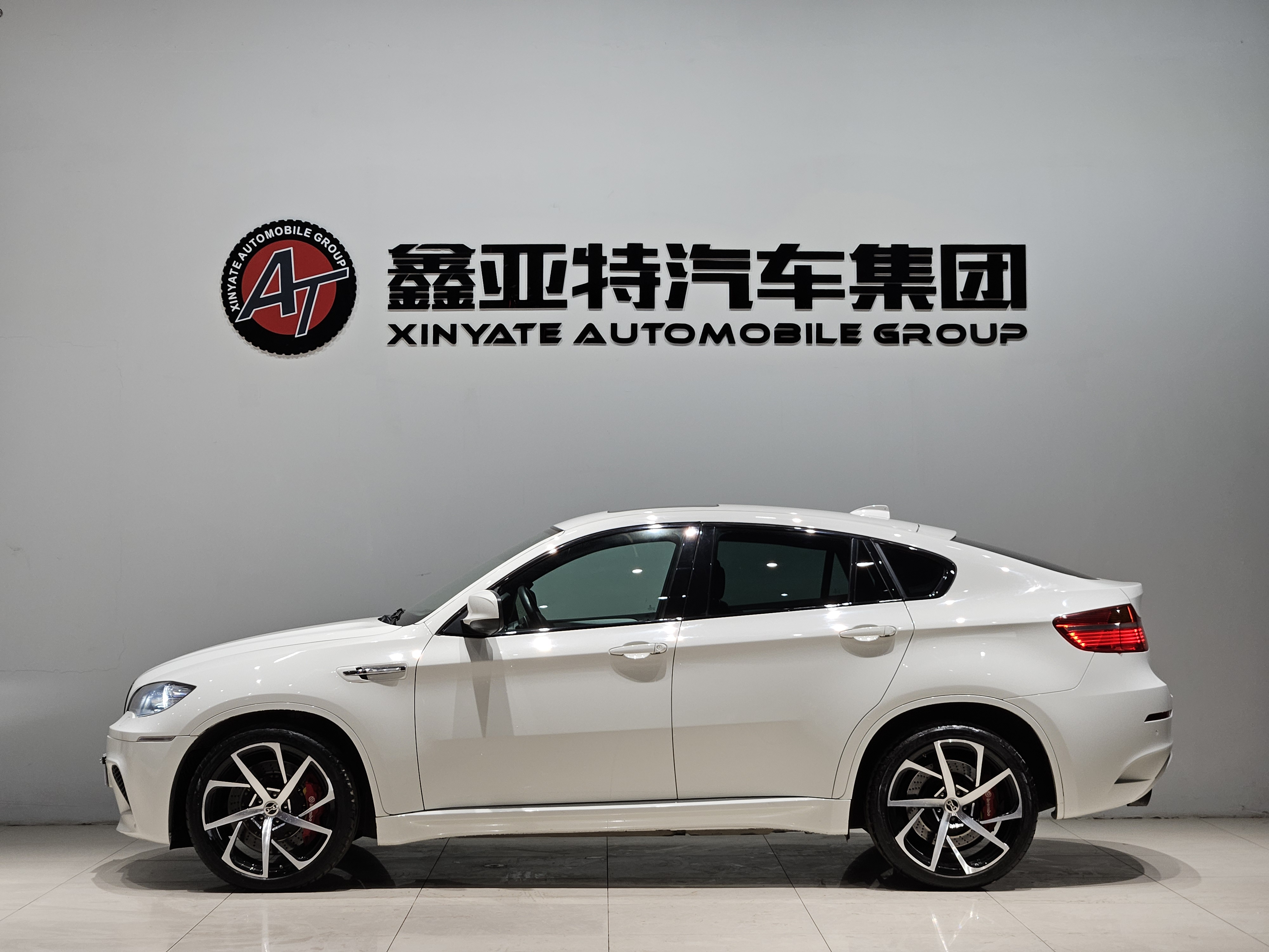 BMW X6 M 2010 immagine di auto #5