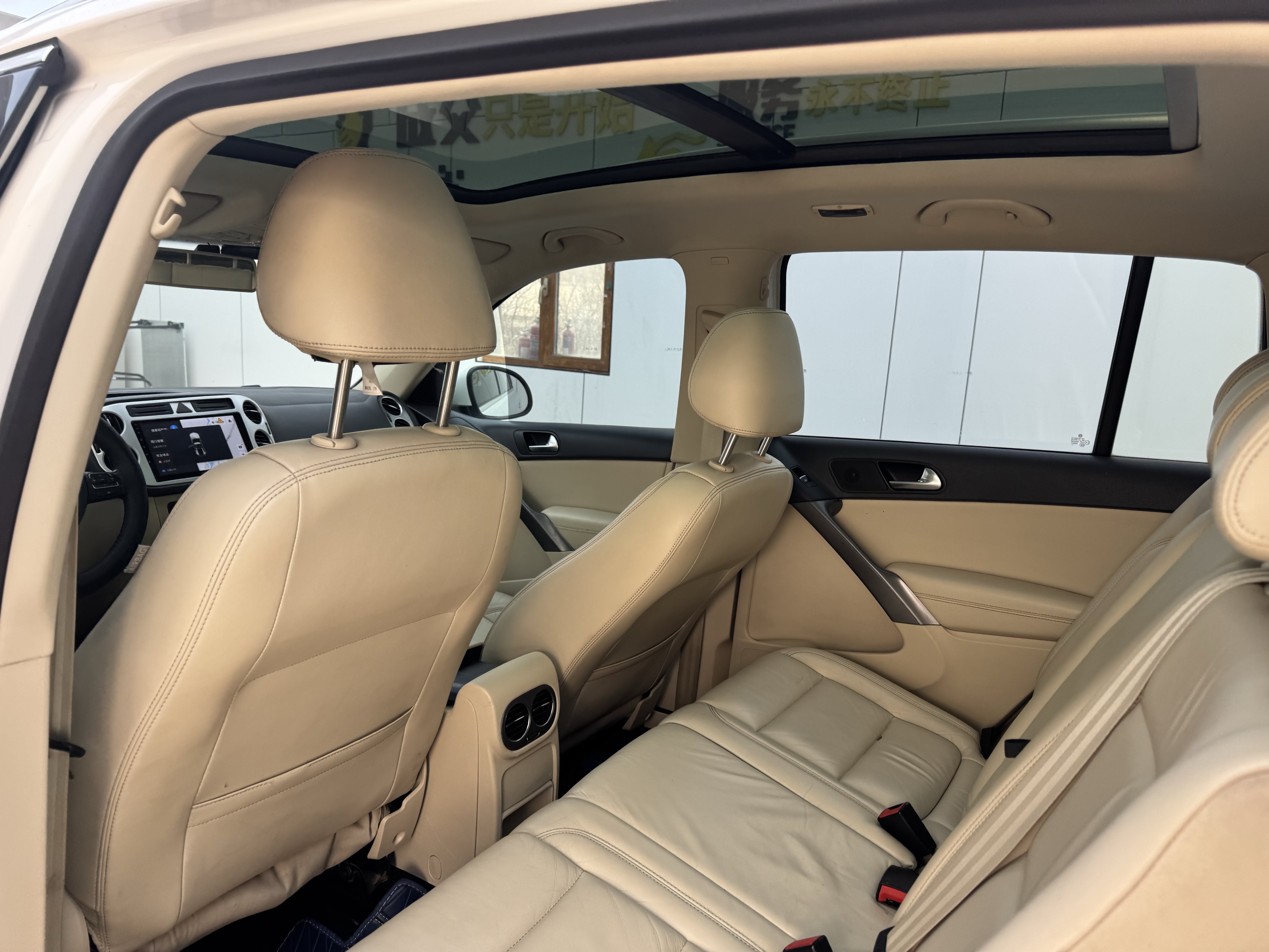 Volkswagen Tiguan 2012 car image #5