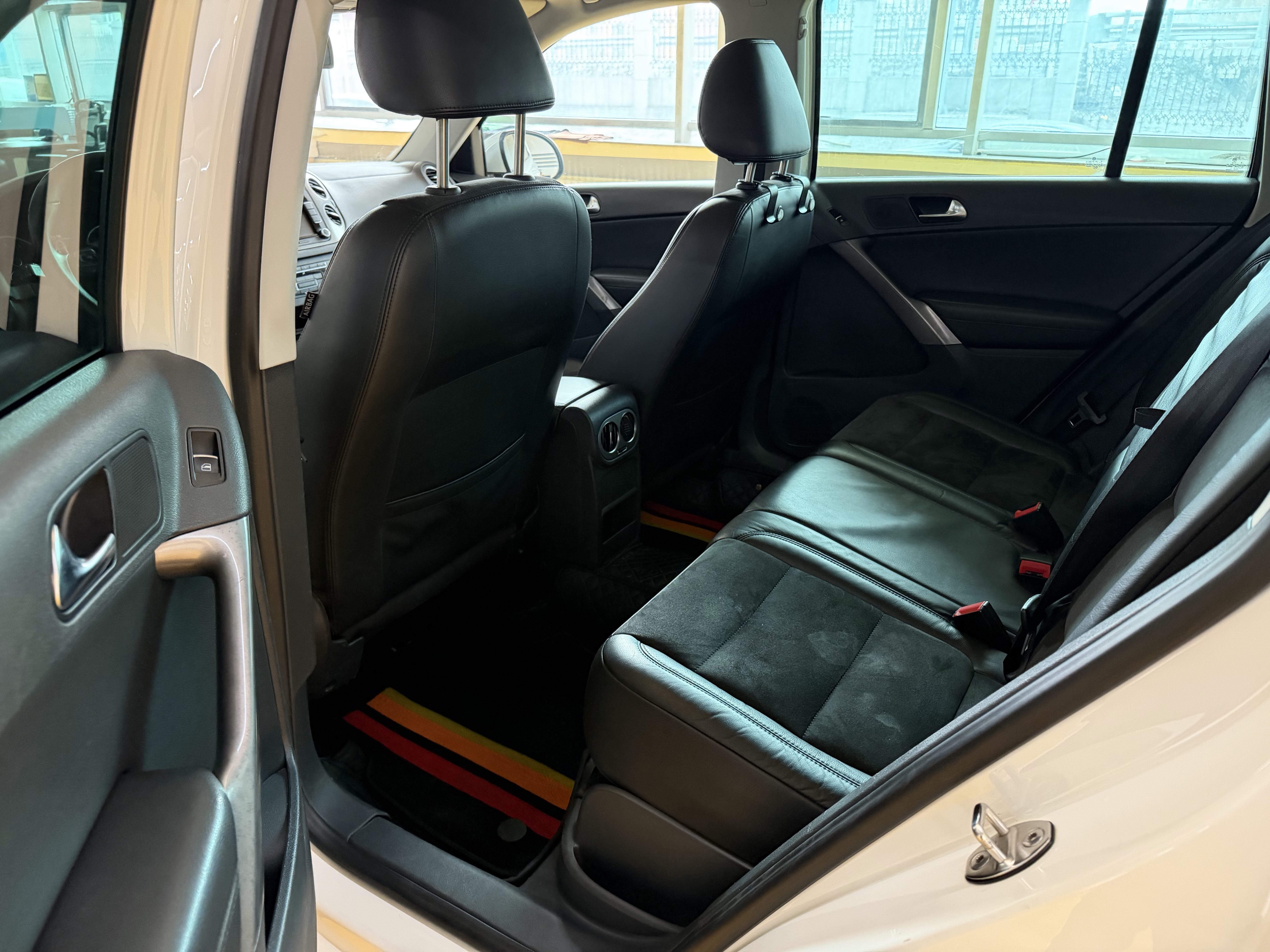 Volkswagen Tiguan 2012 immagine di auto #5