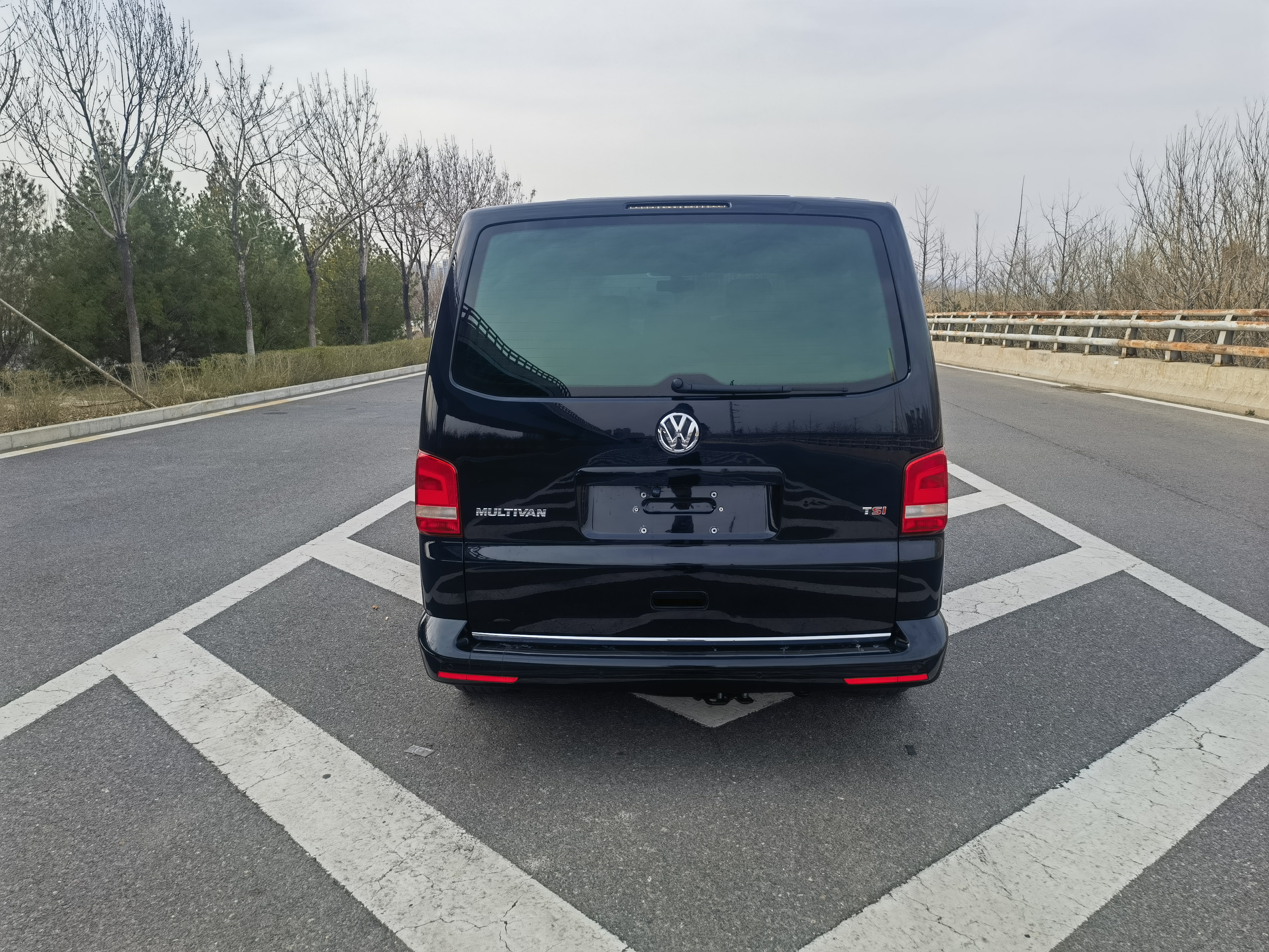 Volkswagen Multivan 2015 car image #5