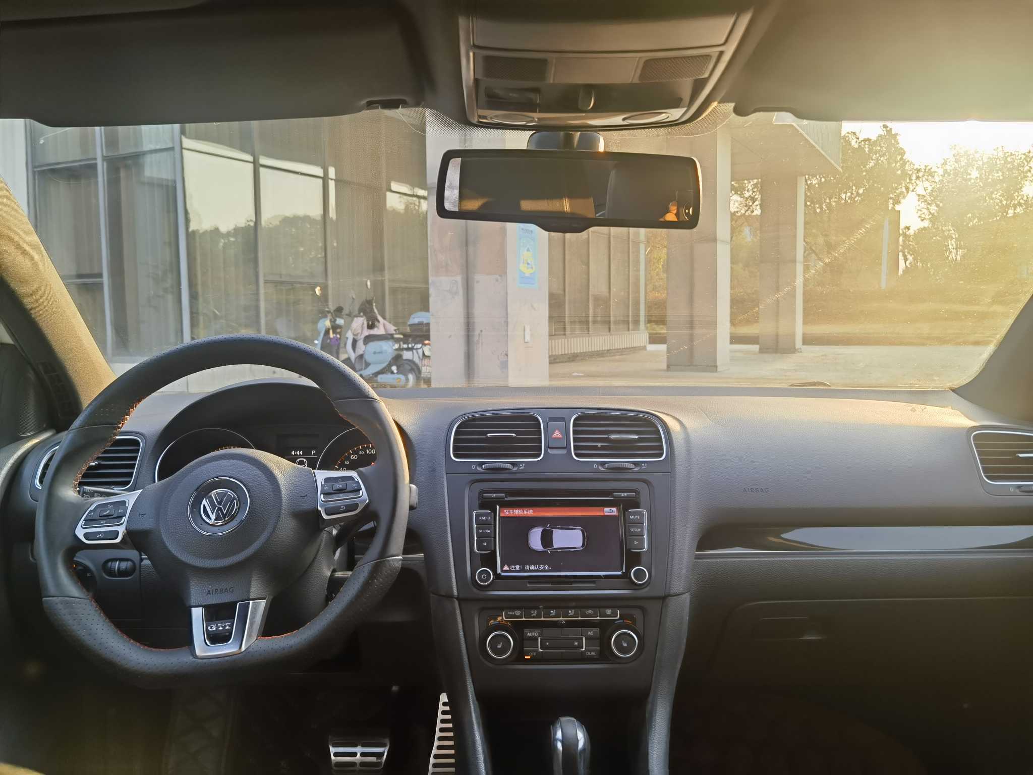 Volkswagen GolfGTI 2011 #5 Volkswagen GolfGTI 2011 car image #5