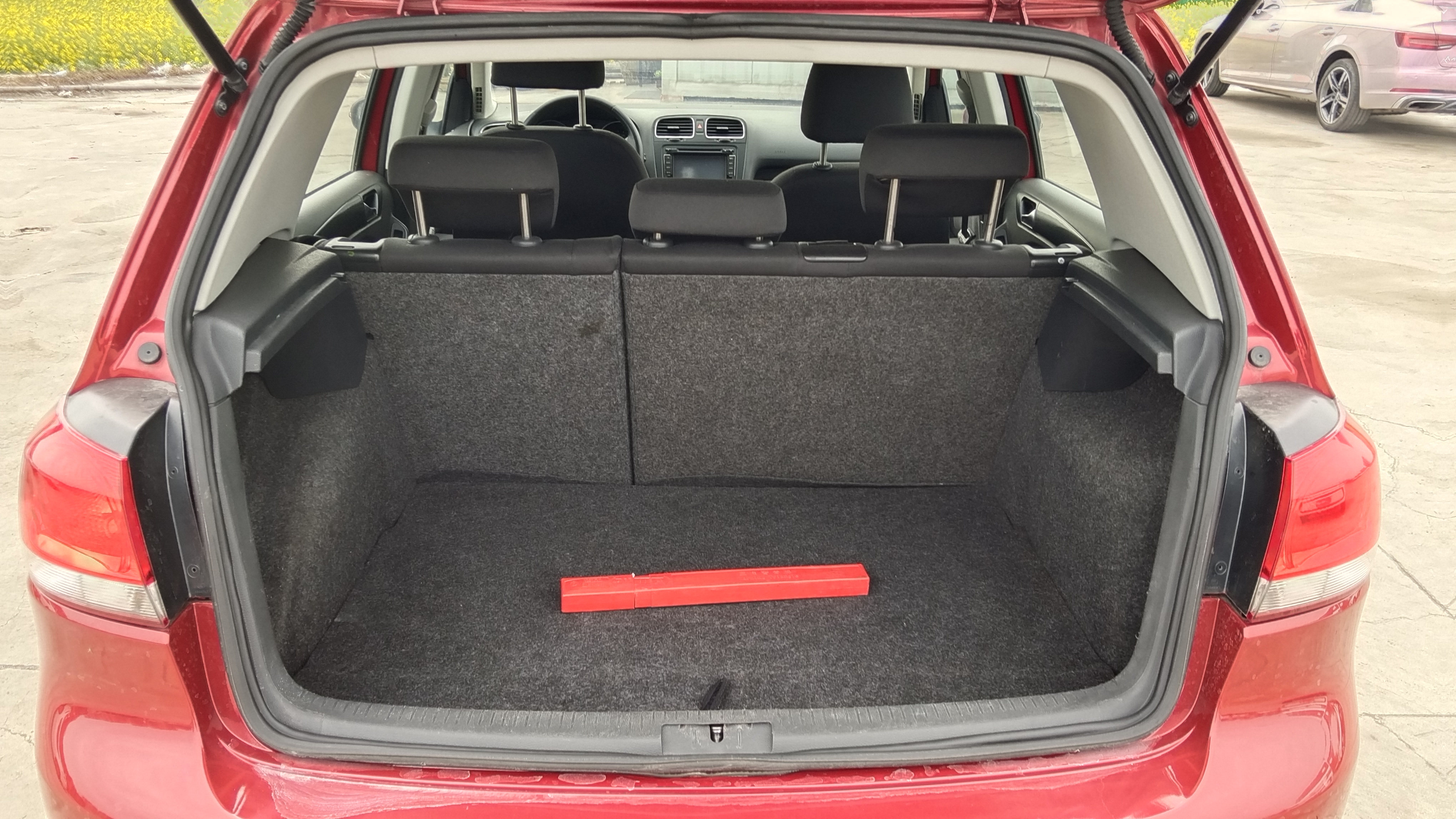 Volkswagen Golf 2012 car image #5