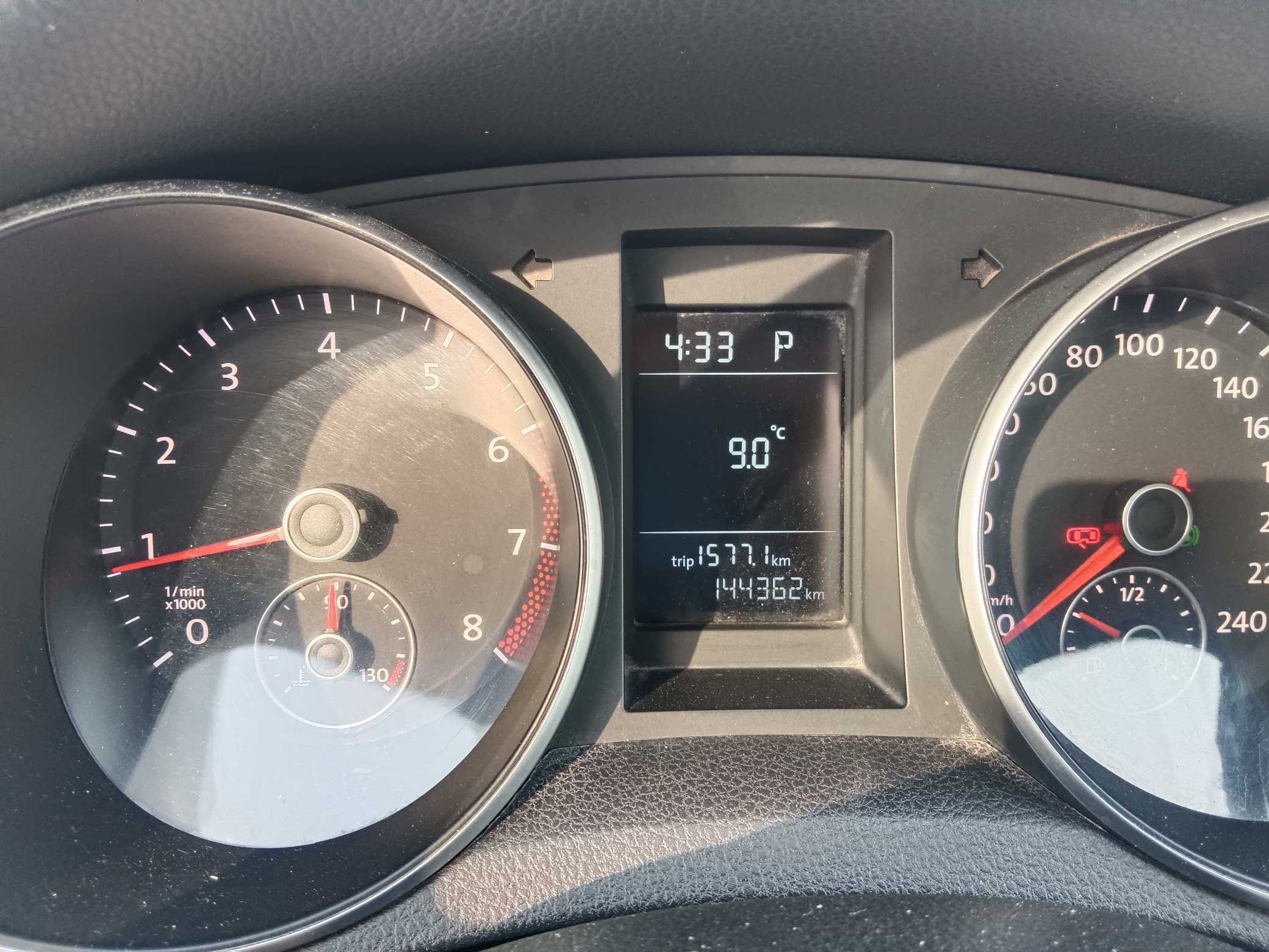 Volkswagen Golf 2011 car image #5