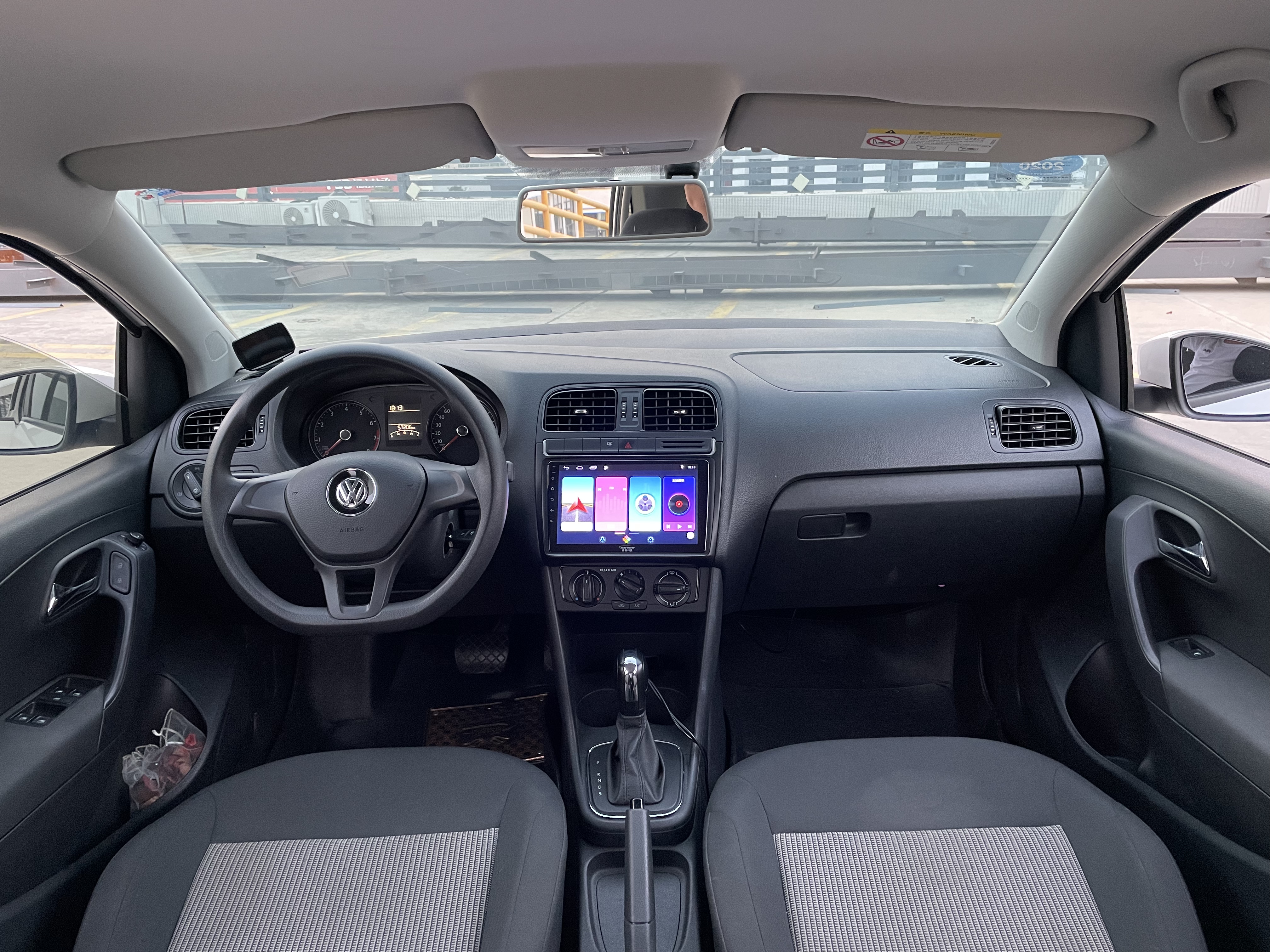 Polo 2018 car image #5