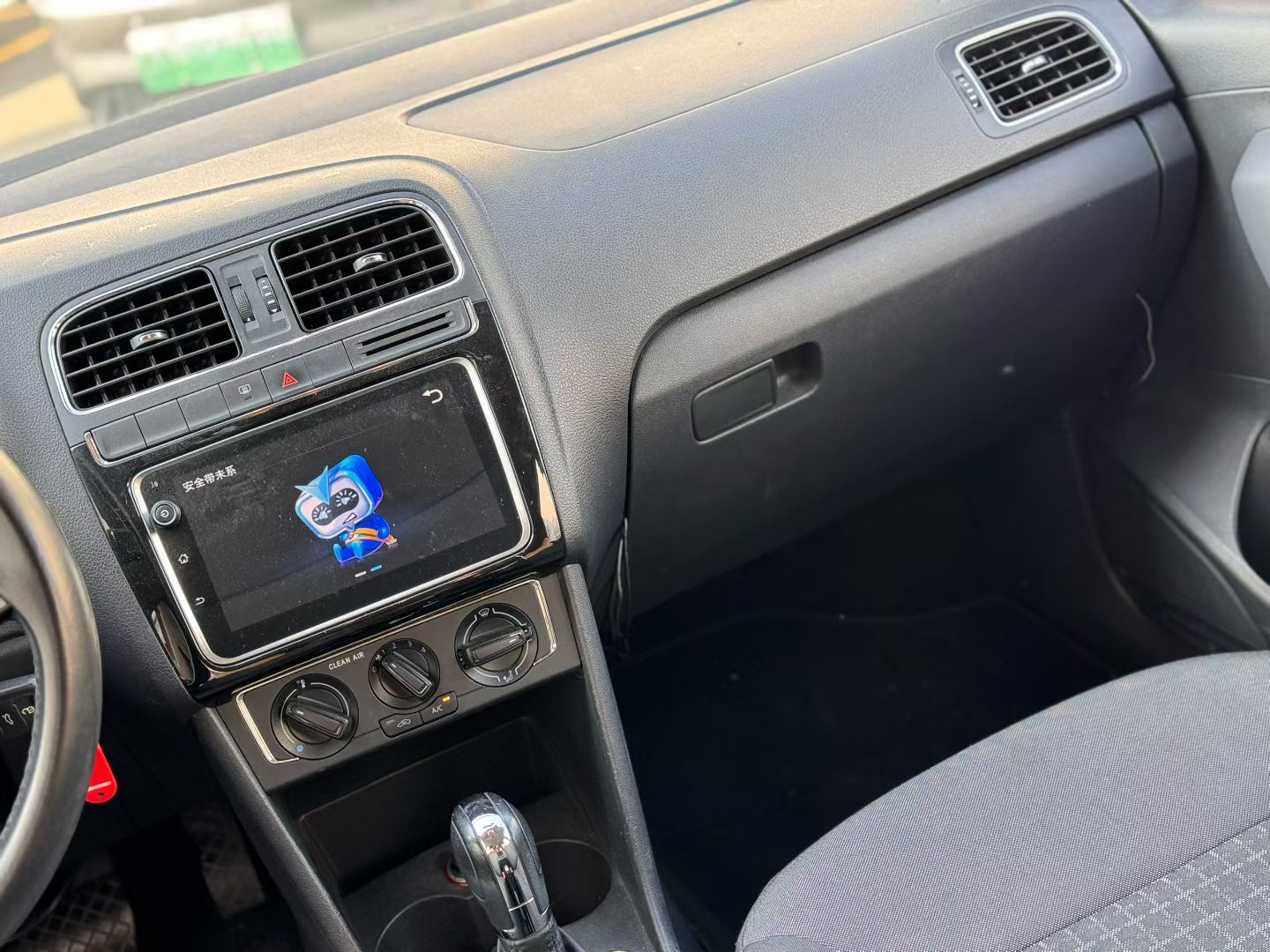 Polo 2018 car image #5