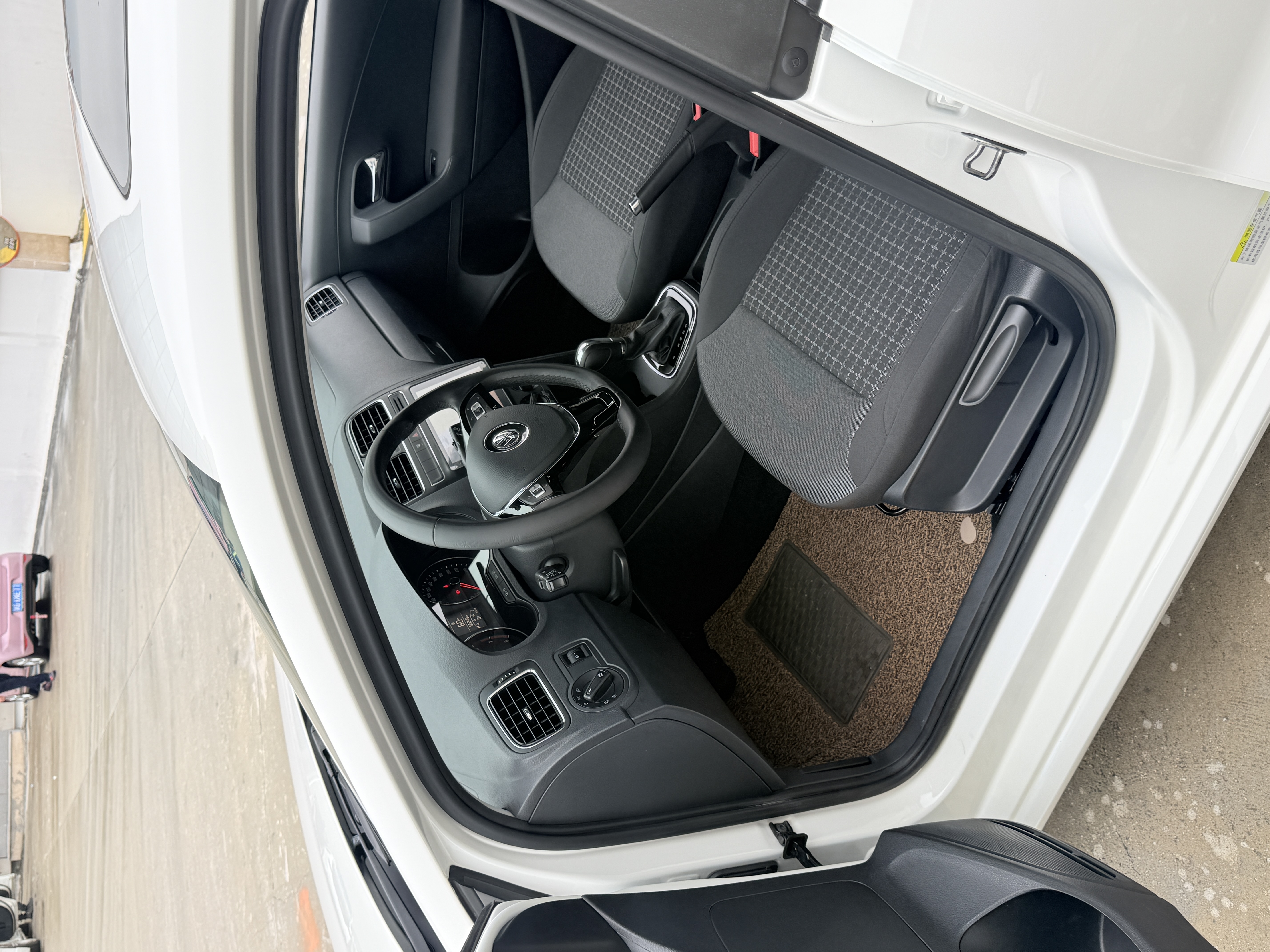 Volkswagen Polo 2017 #5 Volkswagen Polo 2017 car image #5