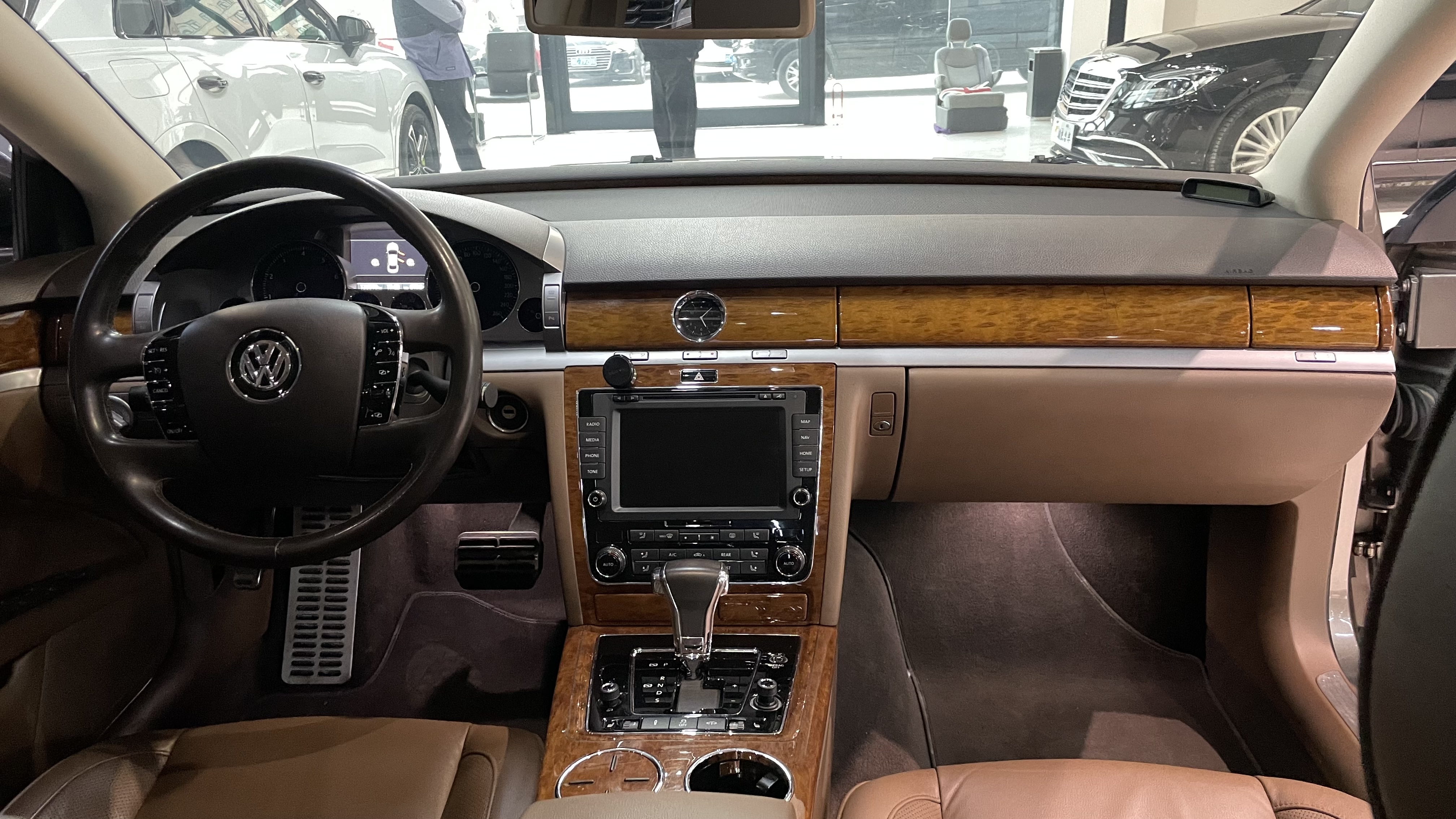 Volkswagen Pheaton 2015 immagine di auto #5