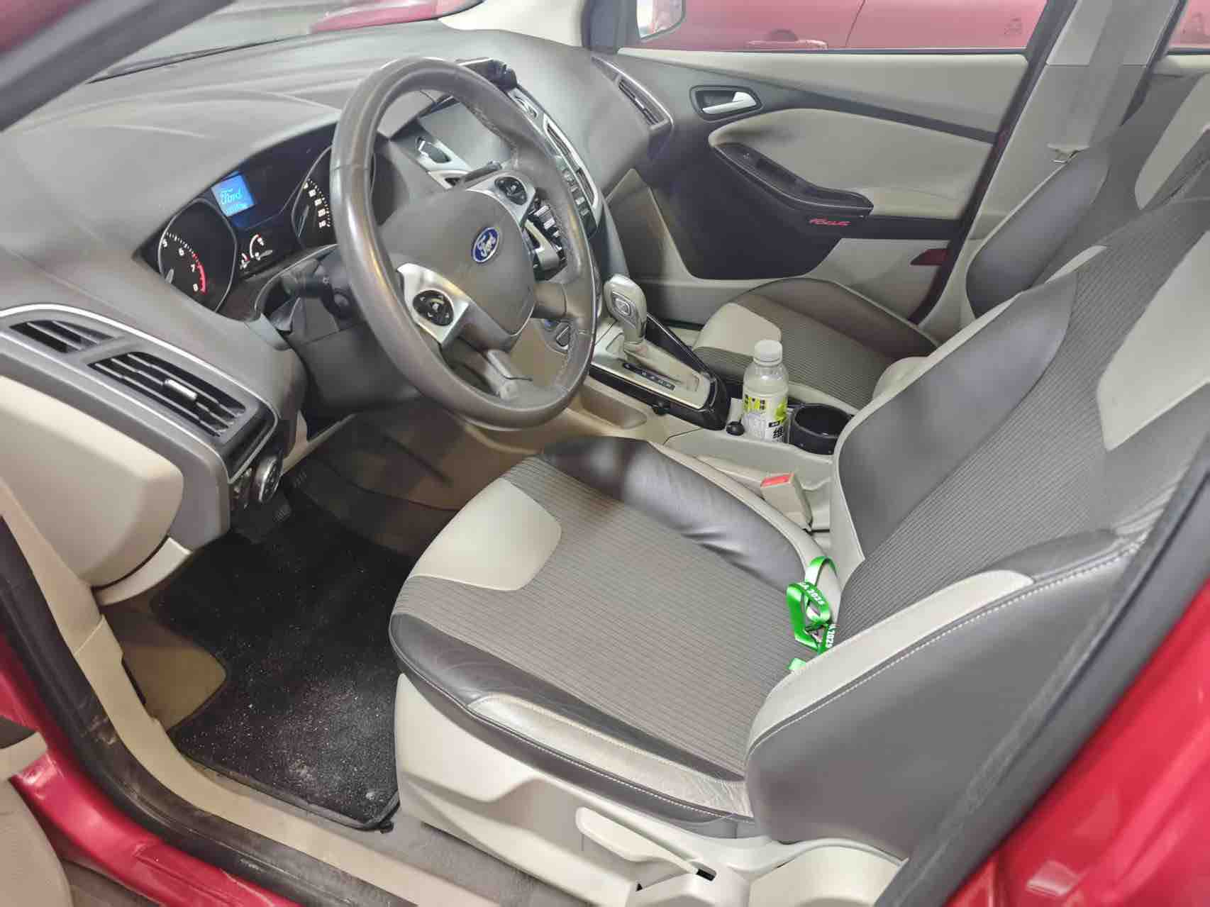 Ford Focus 2012 car image #5