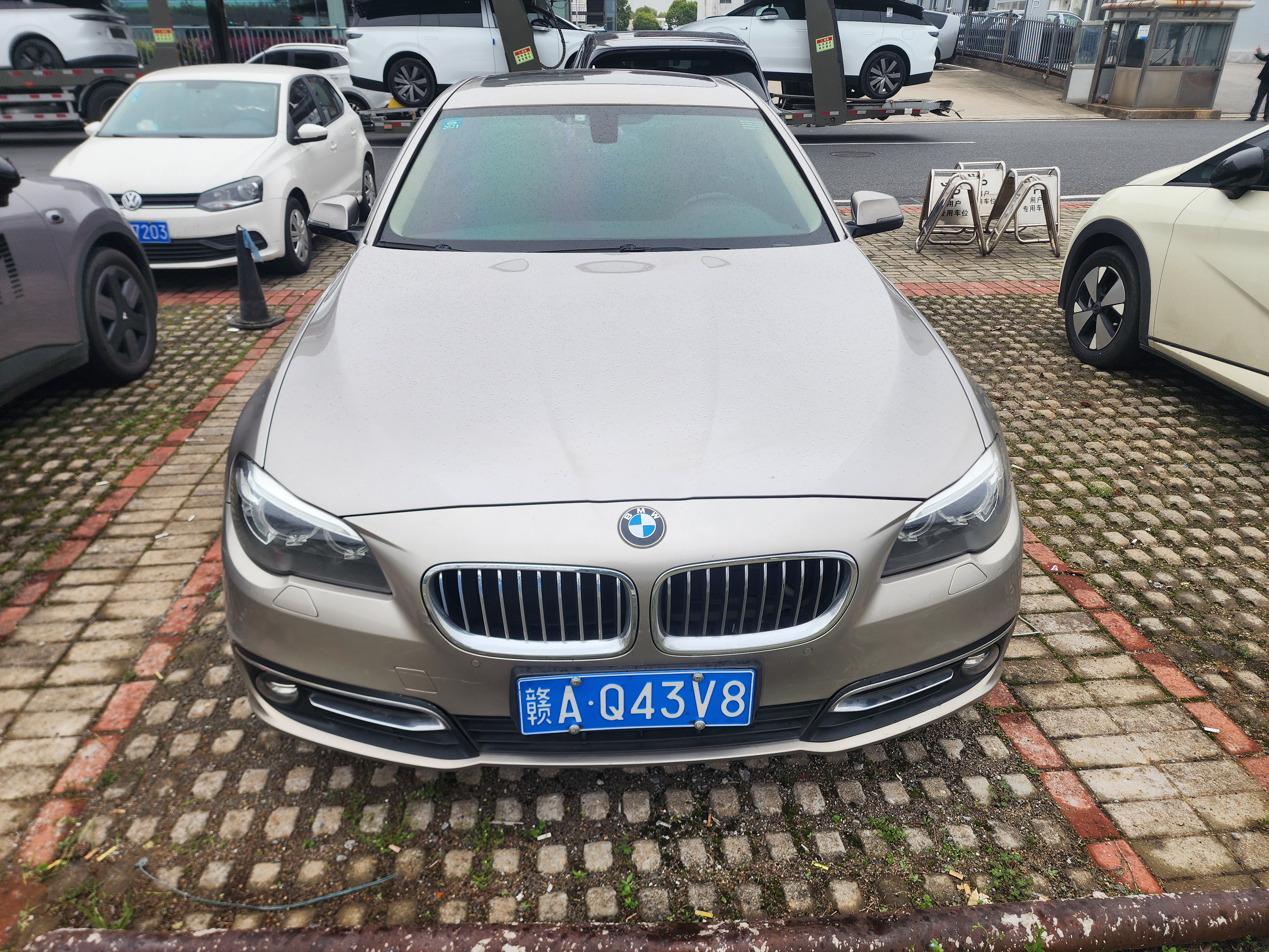 BMW 5 Series 2017 immagine di auto #5