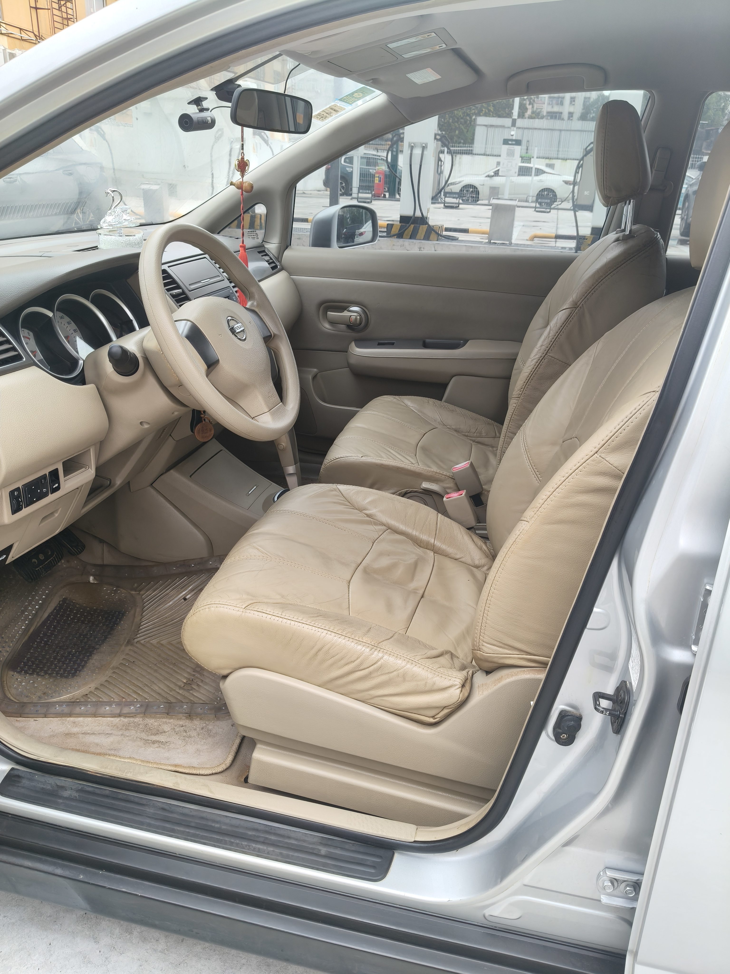 日产 颐达 2010 汽车图片 #5