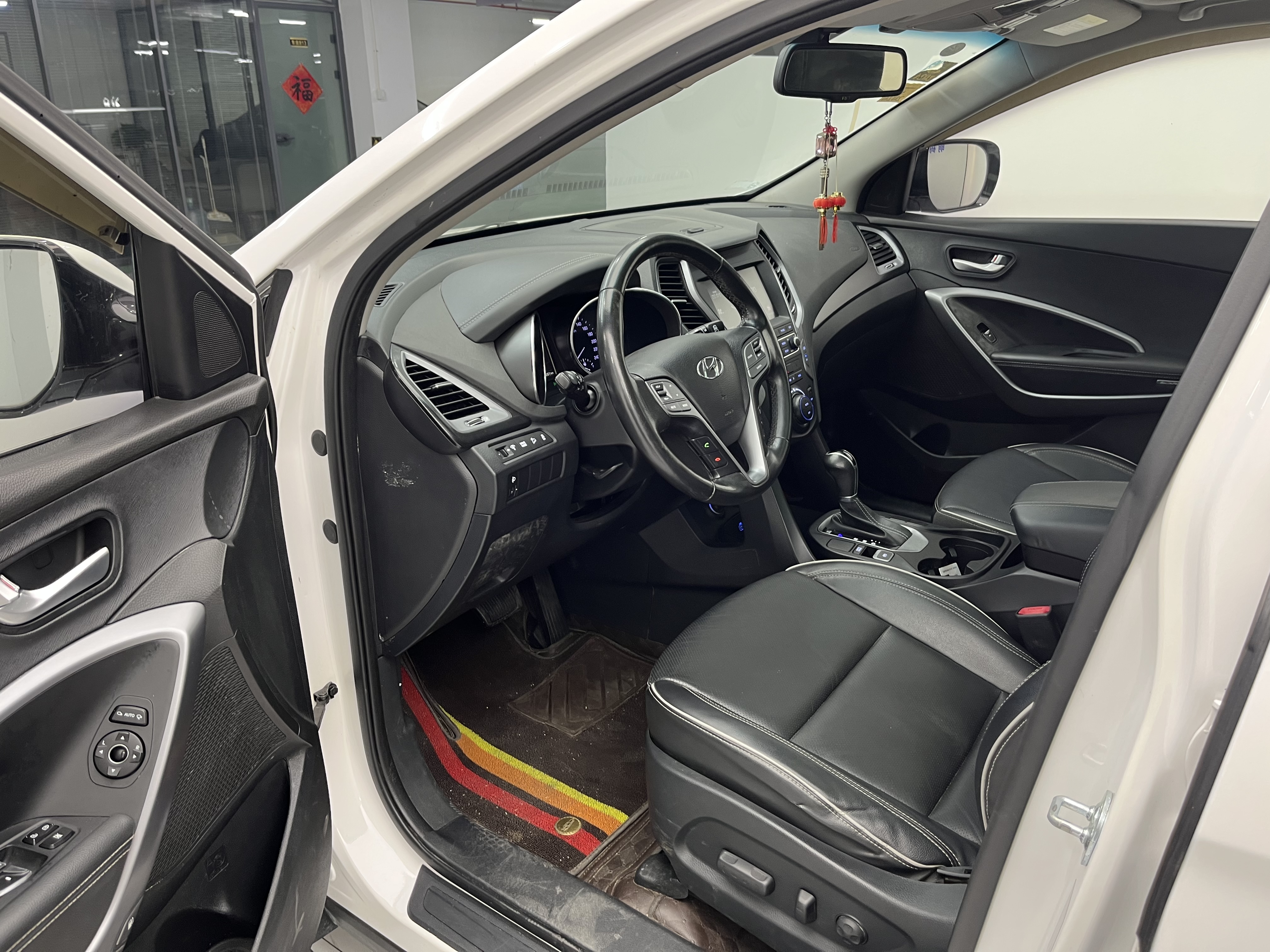 Hyundai Santa Fe 2018 immagine di auto #5