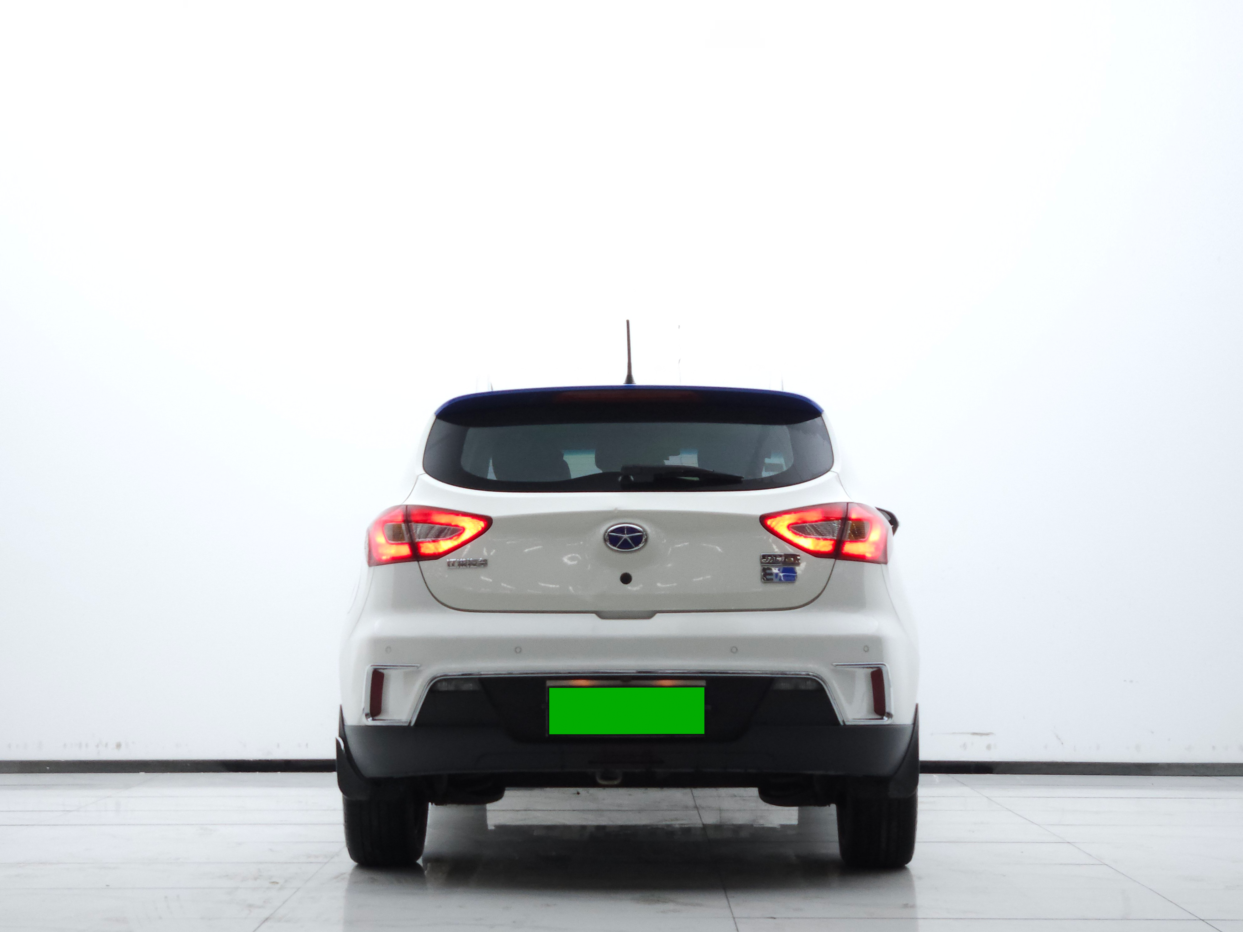JAC 2016 car image #5