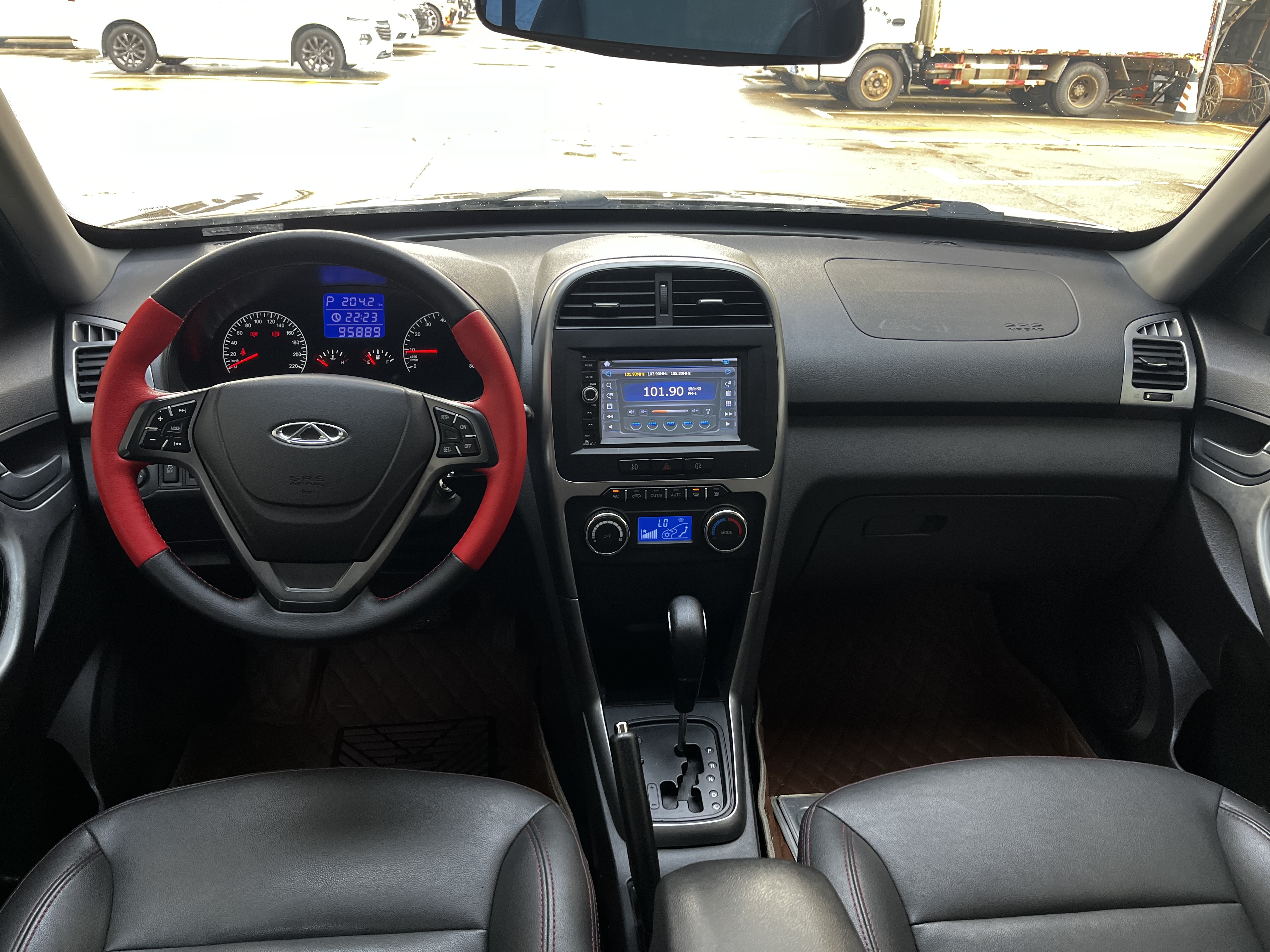 Tiggo 3 2016 #5 Tiggo 3 2016 car image #5